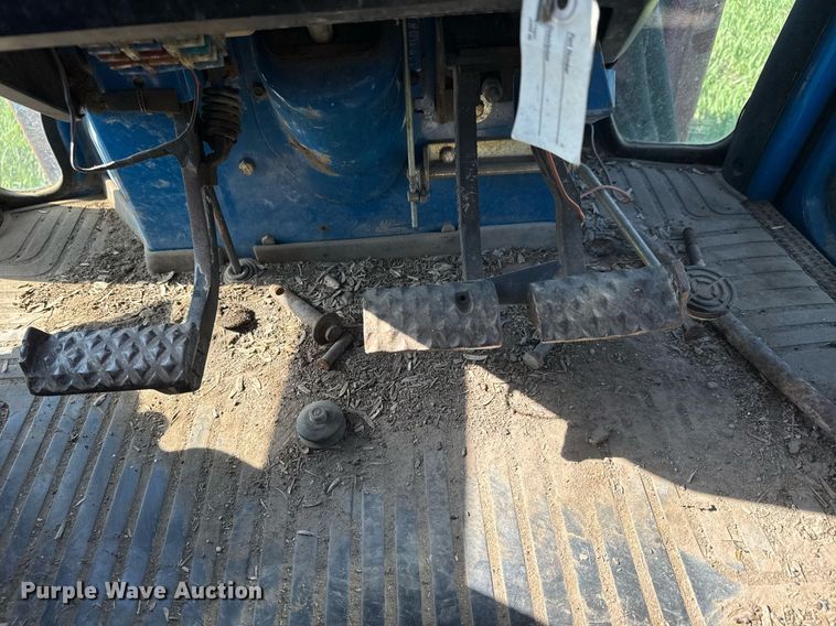 image for item EQ1430 1988 Ford TW-15 tractor