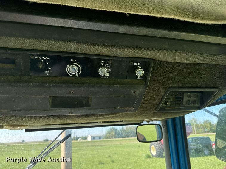 image for item EQ1430 1988 Ford TW-15 tractor