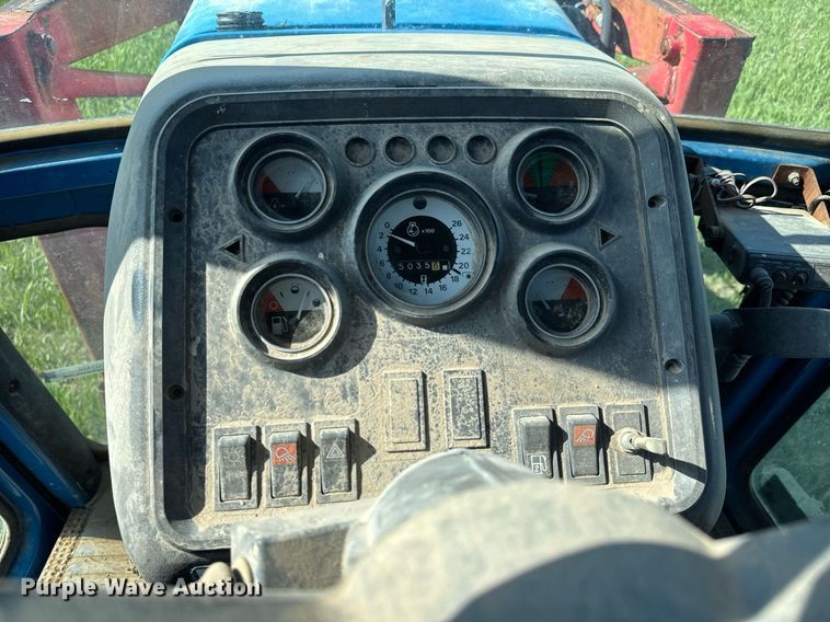 image for item EQ1430 1988 Ford TW-15 tractor