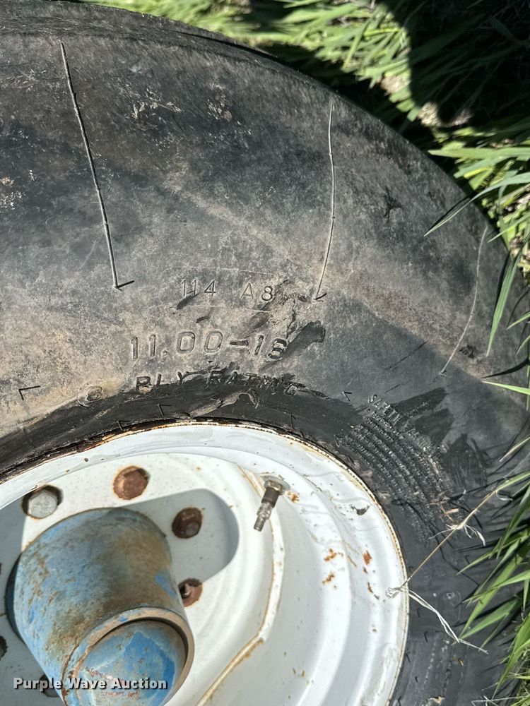 image for item EQ1430 1988 Ford TW-15 tractor