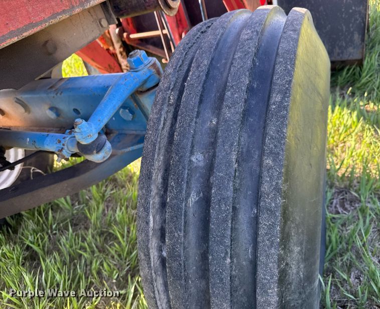 image for item EQ1430 1988 Ford TW-15 tractor