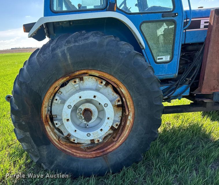 image for item EQ1430 1988 Ford TW-15 tractor