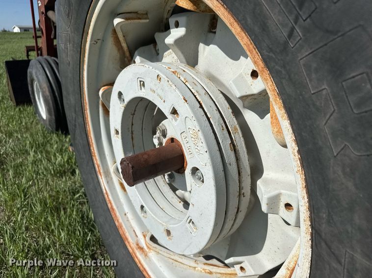 image for item EQ1430 1988 Ford TW-15 tractor