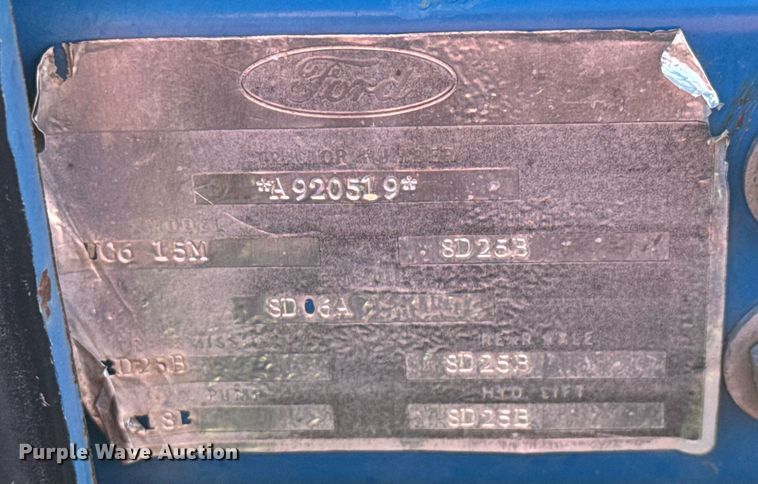 image for item EQ1430 1988 Ford TW-15 tractor