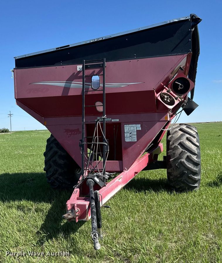 image for item EQ1431 2003 Demco 750 grain cart