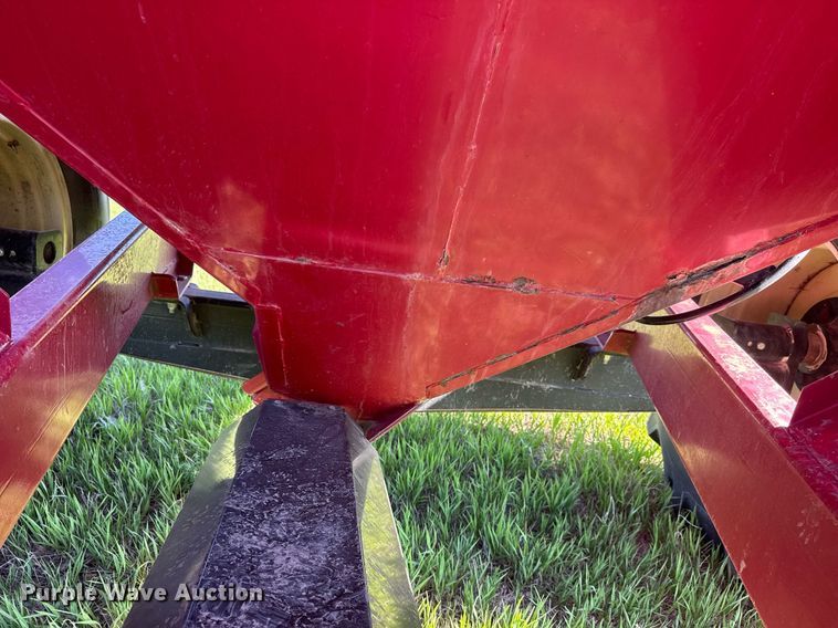 image for item EQ1431 2003 Demco 750 grain cart