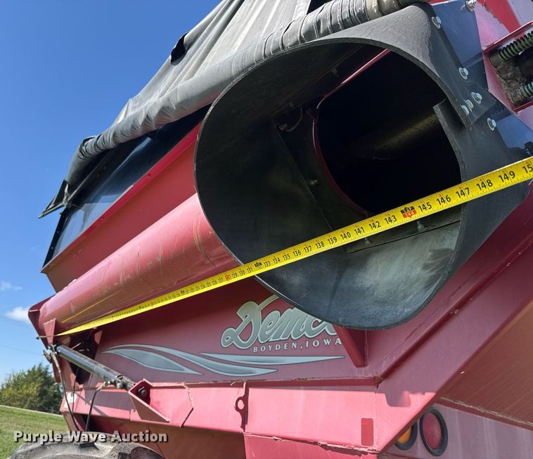 image for item EQ1431 2003 Demco 750 grain cart