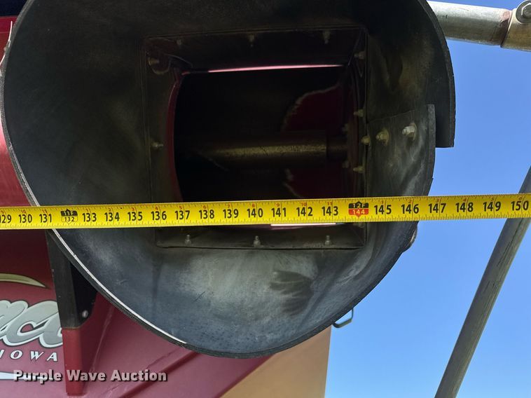 image for item EQ1431 2003 Demco 750 grain cart