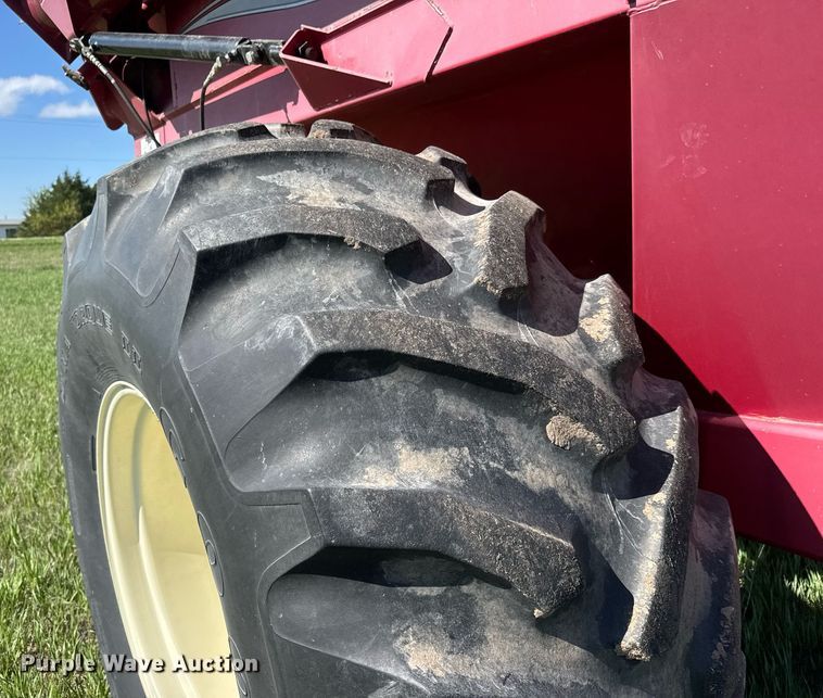 image for item EQ1431 2003 Demco 750 grain cart