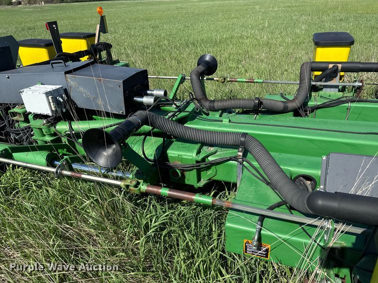 image for item EQ1432 2002 John Deere 1770 Conservation planter