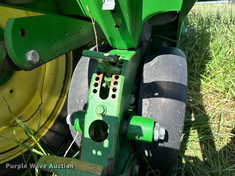 image for item EQ1432 2002 John Deere 1770 Conservation planter