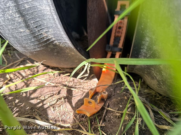 image for item EQ1432 2002 John Deere 1770 Conservation planter