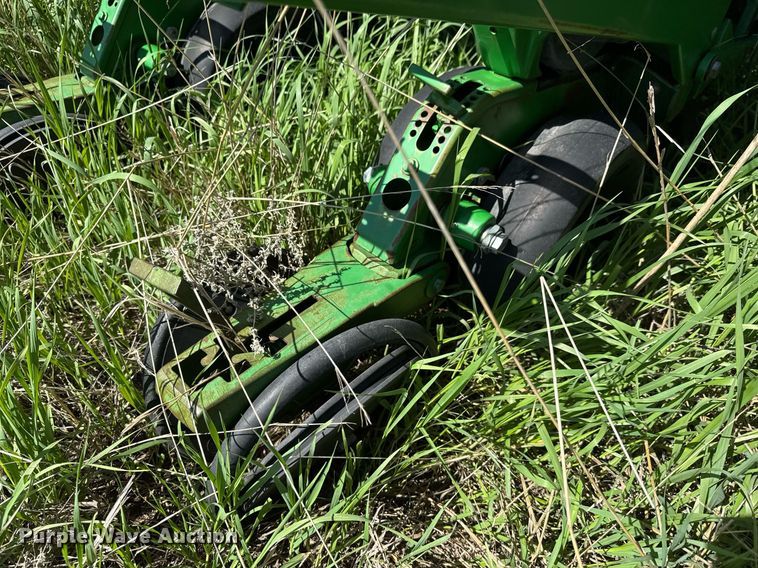 image for item EQ1432 2002 John Deere 1770 Conservation planter