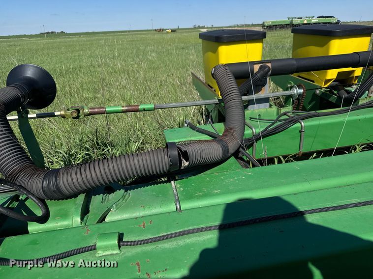 image for item EQ1432 2002 John Deere 1770 Conservation planter