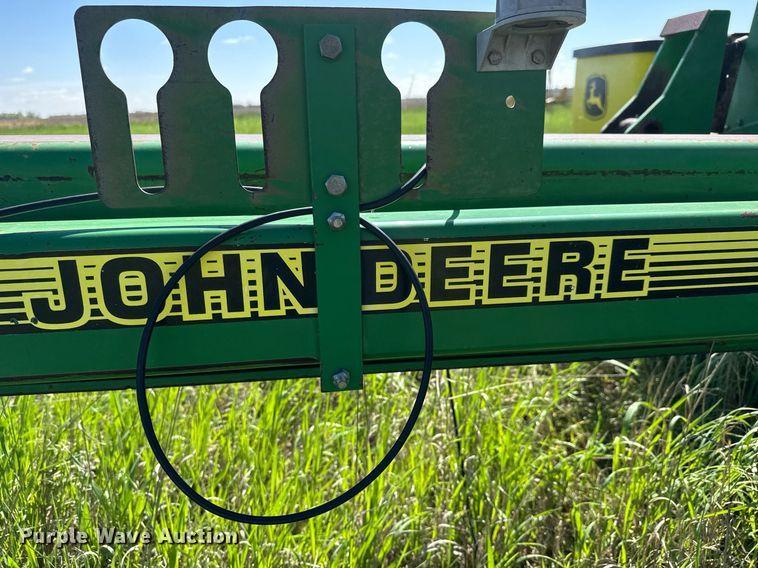 image for item EQ1432 2002 John Deere 1770 Conservation planter