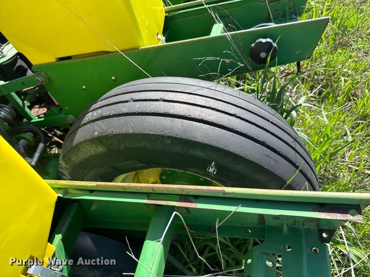 image for item EQ1432 2002 John Deere 1770 Conservation planter