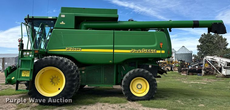image for item EQ4760 2002 John Deere 9750 STS combine
