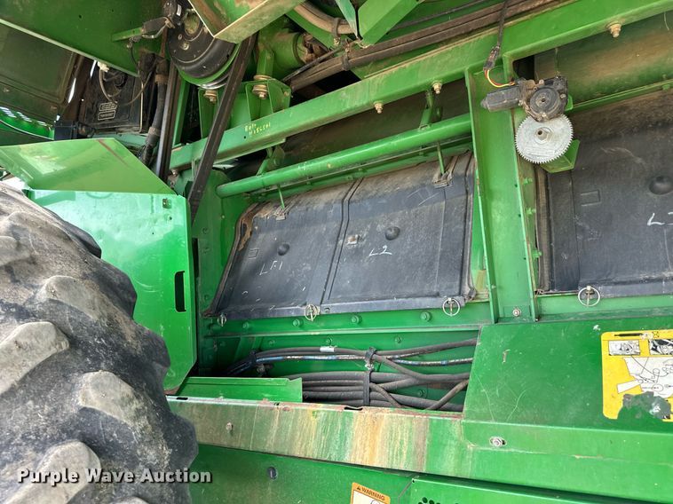 image for item EQ4760 2002 John Deere 9750 STS combine