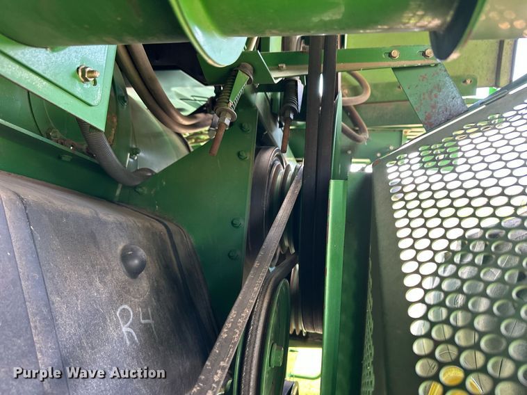 image for item EQ4760 2002 John Deere 9750 STS combine