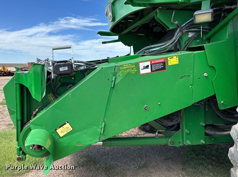 image for item EQ4760 2002 John Deere 9750 STS combine