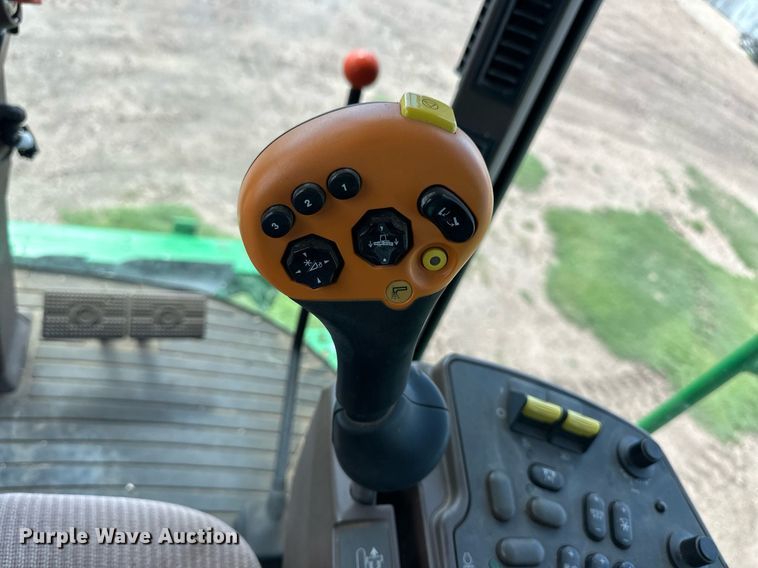 image for item EQ4760 2002 John Deere 9750 STS combine