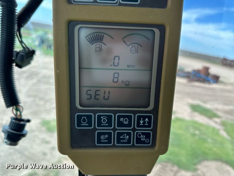 image for item EQ4760 2002 John Deere 9750 STS combine