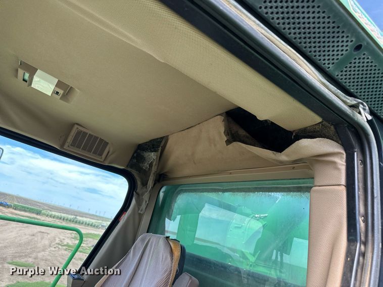 image for item EQ4760 2002 John Deere 9750 STS combine