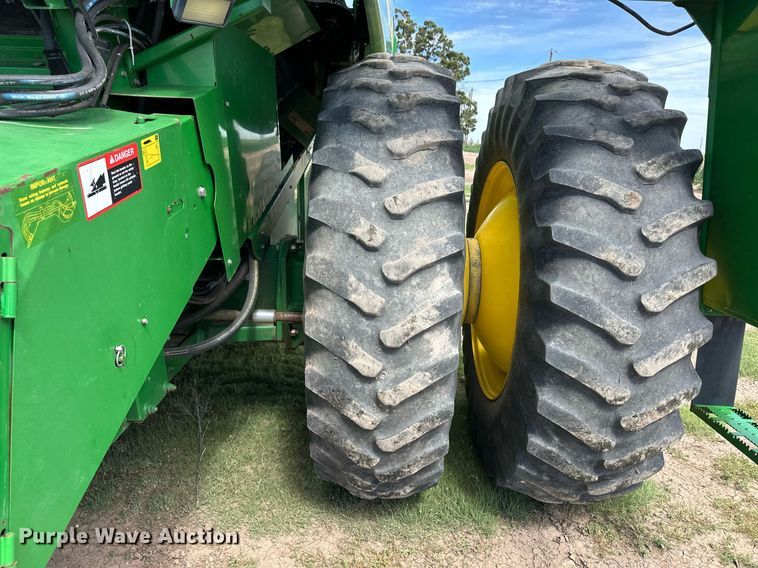 image for item EQ4760 2002 John Deere 9750 STS combine