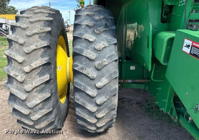 image for item EQ4760 2002 John Deere 9750 STS combine