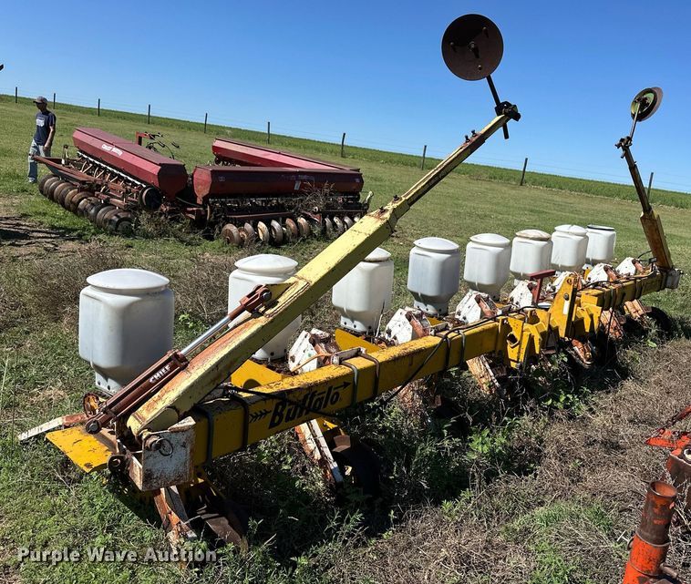 image for item EQ4770 Buffalo planter