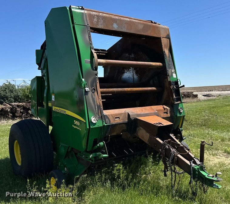 image for item EQ4771 John Deere 569 MegaWide Plus round baler