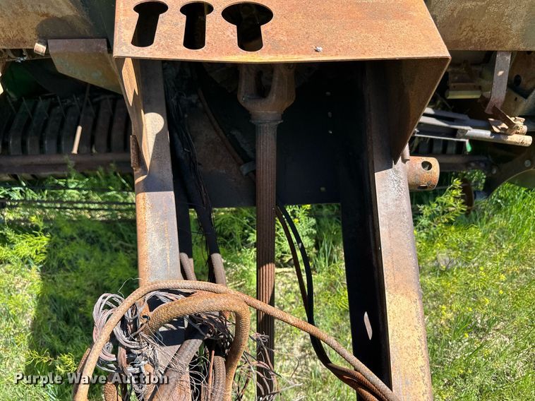 image for item EQ4771 John Deere 569 MegaWide Plus round baler