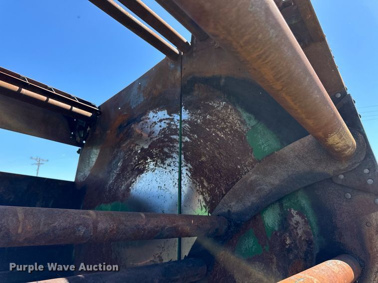 image for item EQ4771 John Deere 569 MegaWide Plus round baler