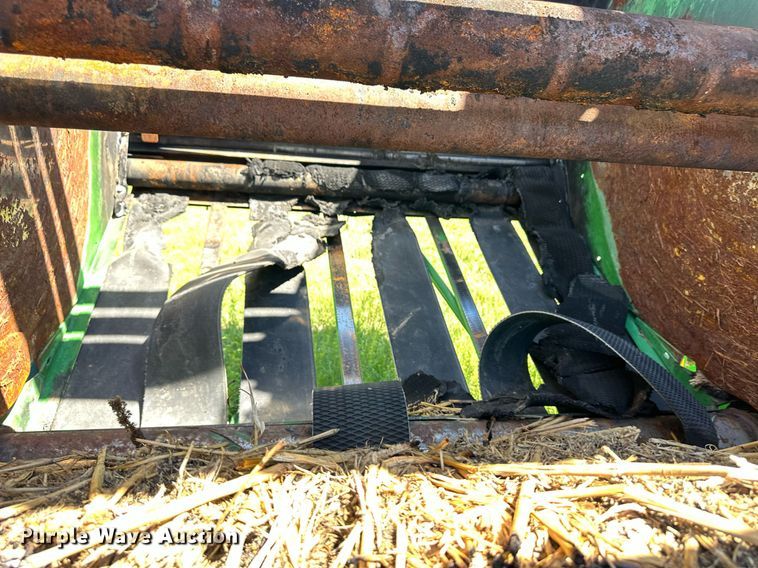 image for item EQ4771 John Deere 569 MegaWide Plus round baler