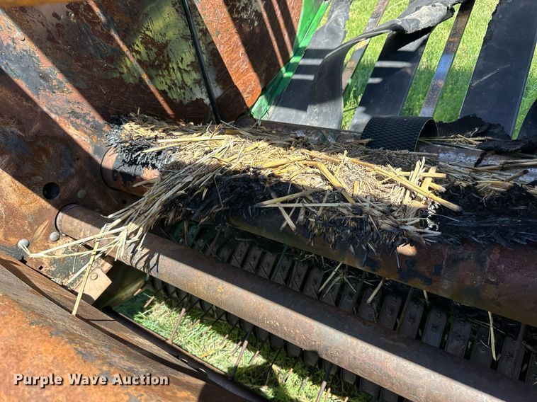image for item EQ4771 John Deere 569 MegaWide Plus round baler