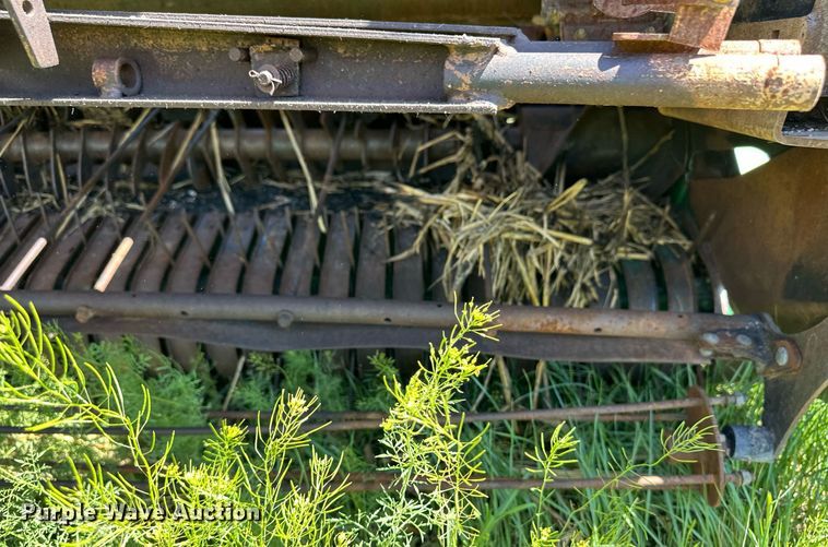 image for item EQ4771 John Deere 569 MegaWide Plus round baler