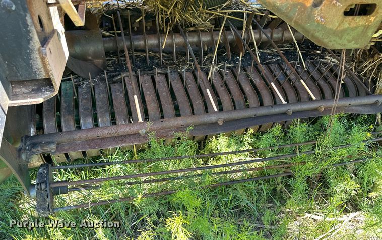 image for item EQ4771 John Deere 569 MegaWide Plus round baler