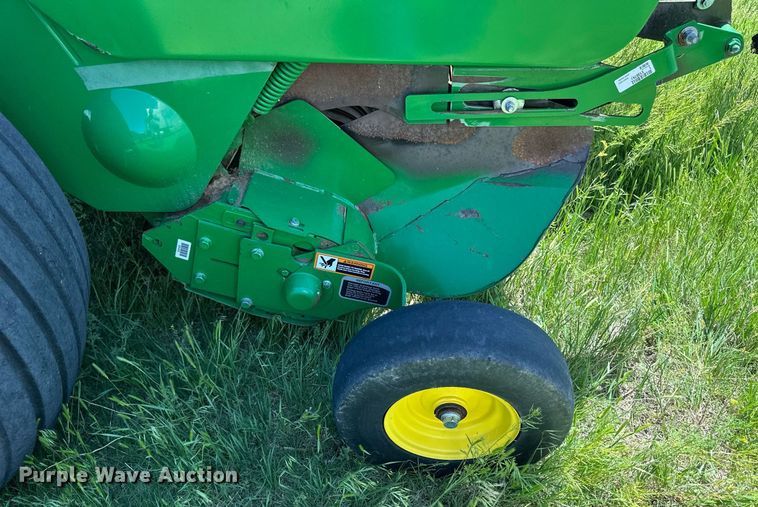 image for item EQ4771 John Deere 569 MegaWide Plus round baler