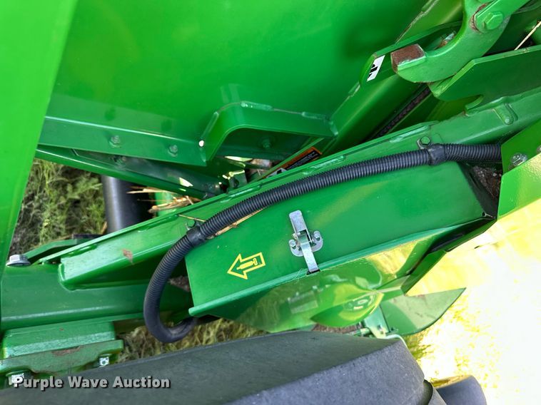 image for item EQ4771 John Deere 569 MegaWide Plus round baler