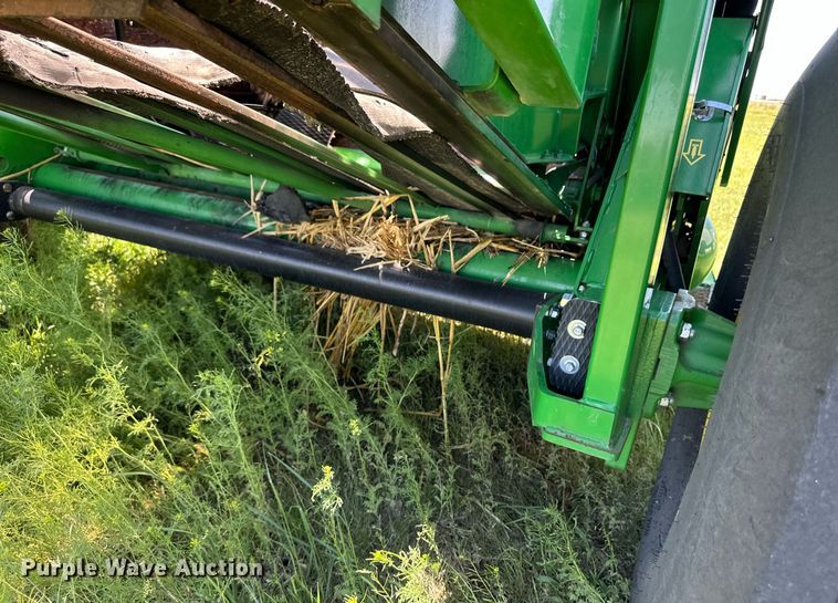 image for item EQ4771 John Deere 569 MegaWide Plus round baler