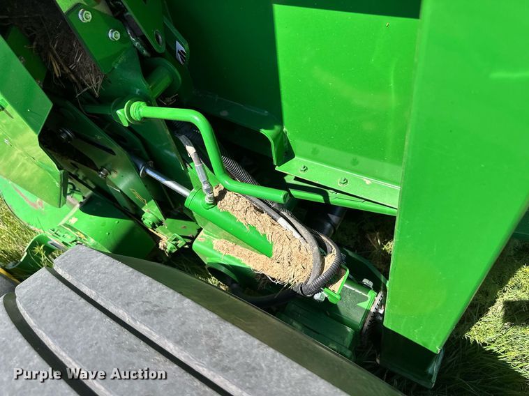image for item EQ4771 John Deere 569 MegaWide Plus round baler