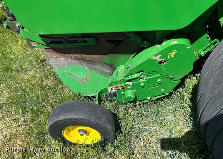 image for item EQ4771 John Deere 569 MegaWide Plus round baler