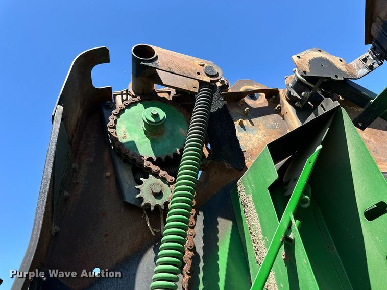 image for item EQ4771 John Deere 569 MegaWide Plus round baler