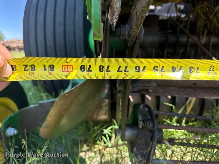 image for item EQ4771 John Deere 569 MegaWide Plus round baler