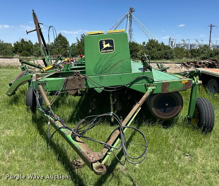 image for item EQ4775 John Deere 9400 grain drill