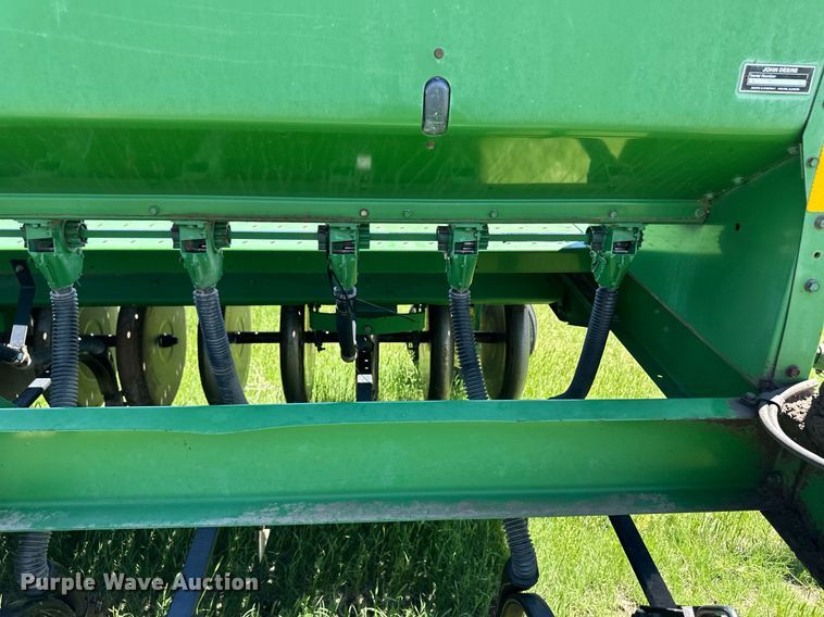 image for item EQ4775 John Deere 9400 grain drill
