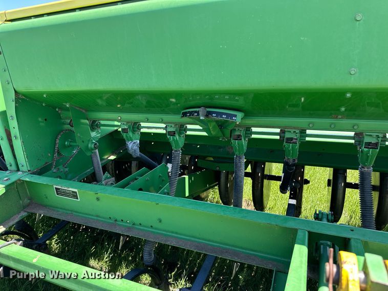 image for item EQ4775 John Deere 9400 grain drill