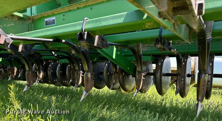 image for item EQ4775 John Deere 9400 grain drill