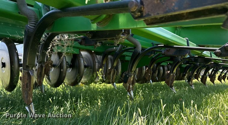 image for item EQ4775 John Deere 9400 grain drill