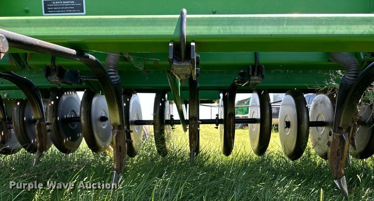 image for item EQ4775 John Deere 9400 grain drill